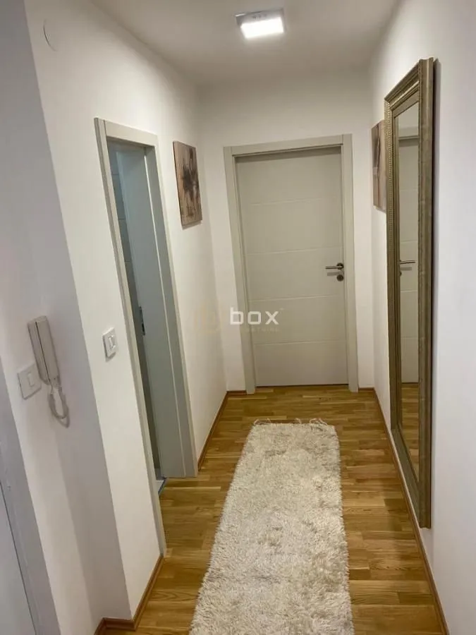 Izdavanje, dvosoban stan, 66m², Medijana, Niš