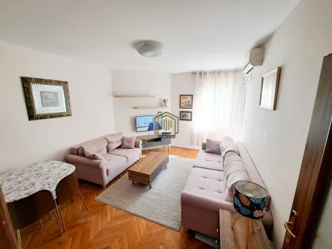 Izdavanje, jednosoban stan, 38m², Blok 9, Podgorica - image 2