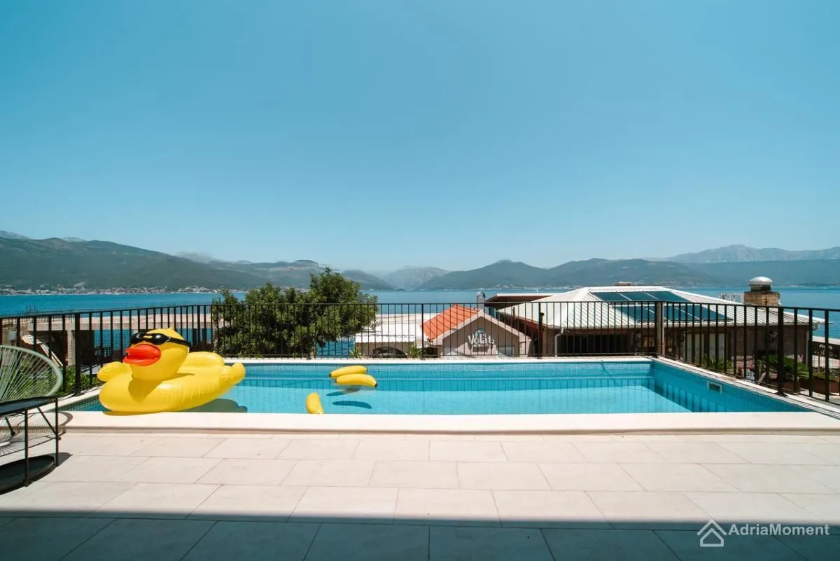 Sale, house, 200m², Tivat, Crna Gora