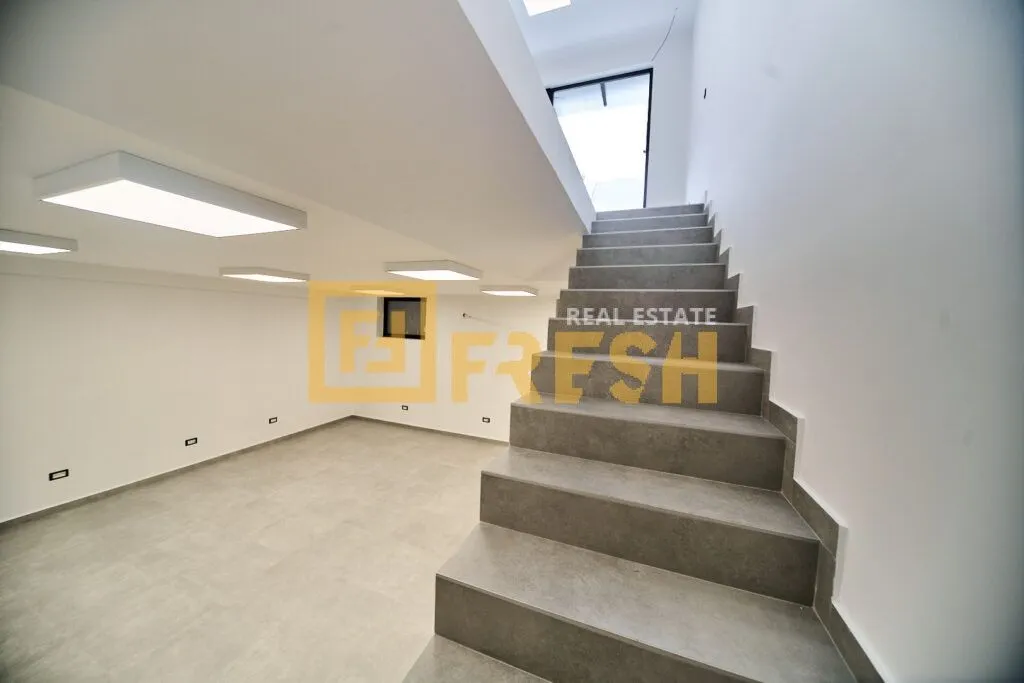 Rent, office space, 95m², City Kvart, Podgorica