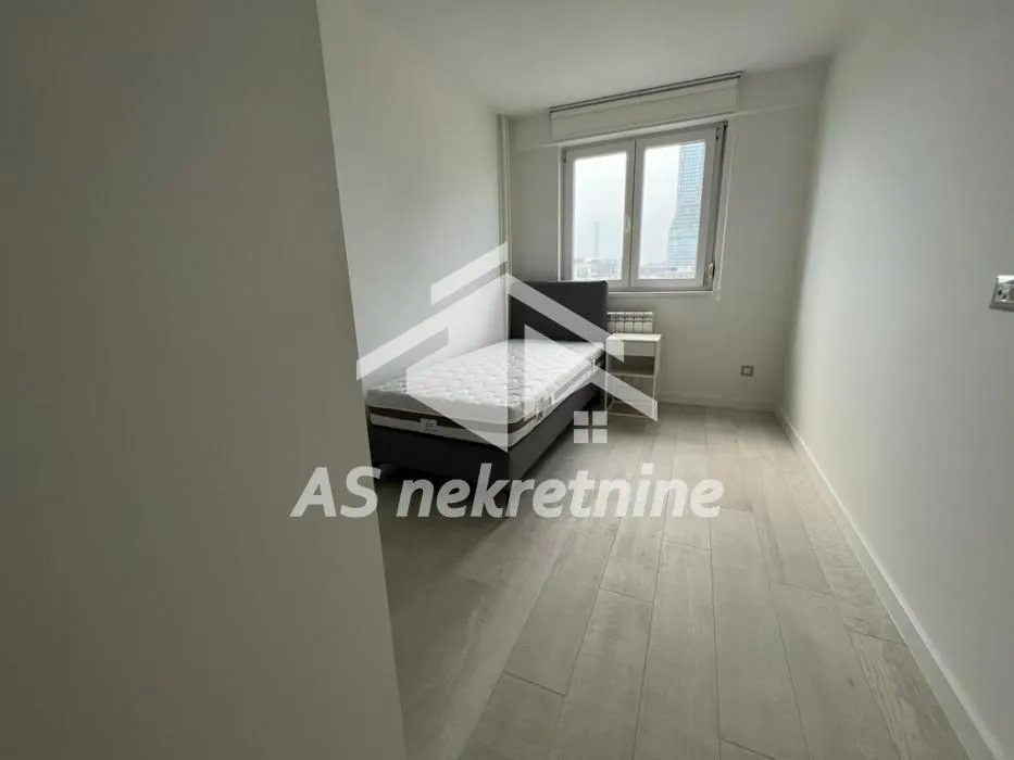 Izdavanje, trosoban stan, 69m², Sarajevska, Beograd