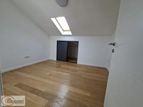 Prodaja, četvorosoban stan, 135m², Pančevo, Srbija - image 12