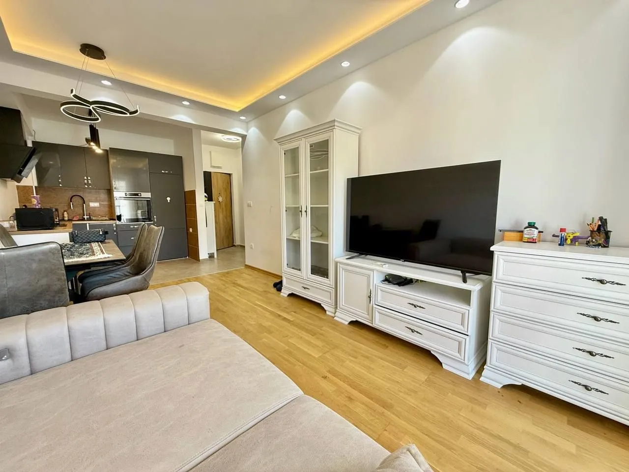 Prodaja, jednosoban stan, 46m², Podkošljun, Budva