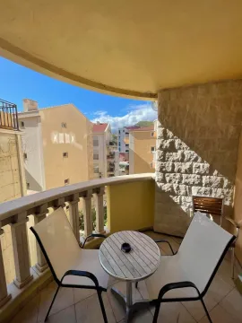 Izdavanje, garsonjera, 46m², Pržno, Budva - image 15