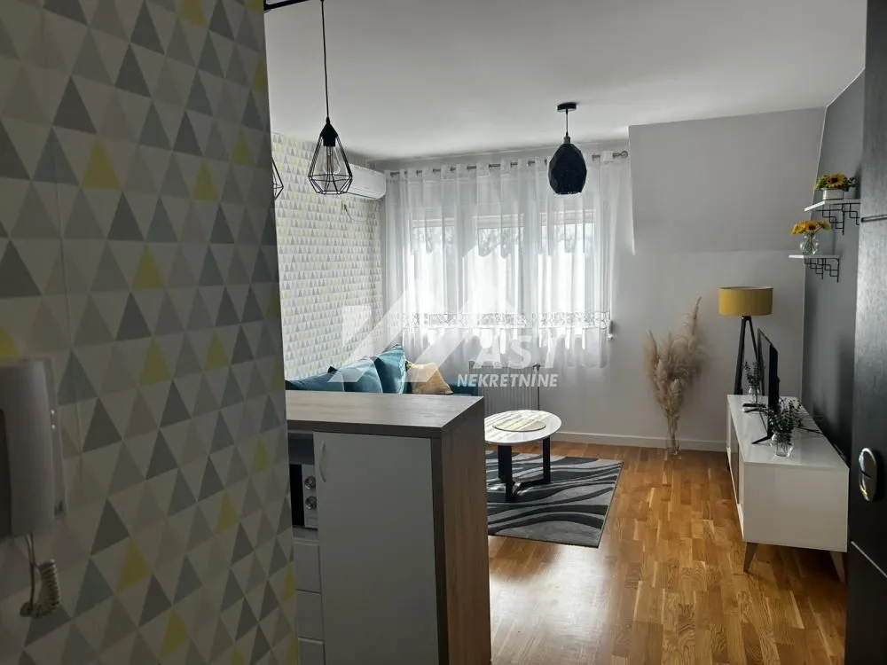 Izdavanje, jednosoban stan, 37m², Novi Sad Sve Podlokacije, Novi Sad