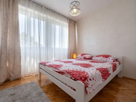 Izdavanje, dvosoban stan, 74m², Stara Varoš, Podgorica - image 8