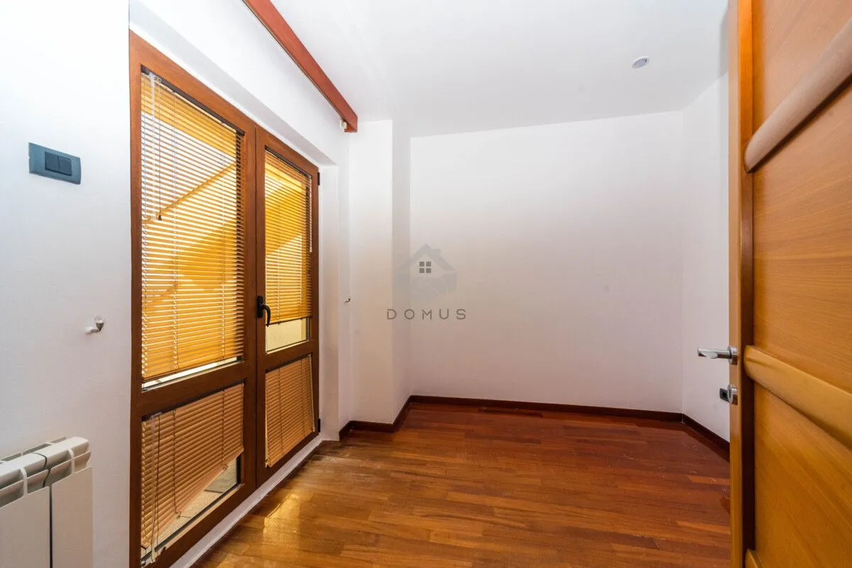 Rent, house, 270m², Gorica C, Podgorica