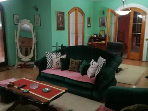 Kuća in Novi Sad Sve Podlokacije