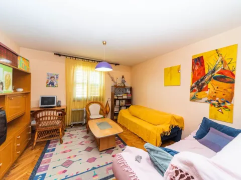 Prodaja, dvosoban stan, 74m², Pejton, Podgorica - image 7