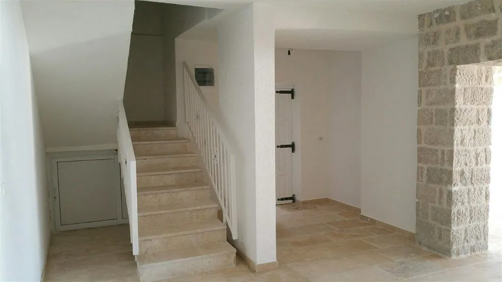 Sale, house, 500m², Drobni pijesak, Budva