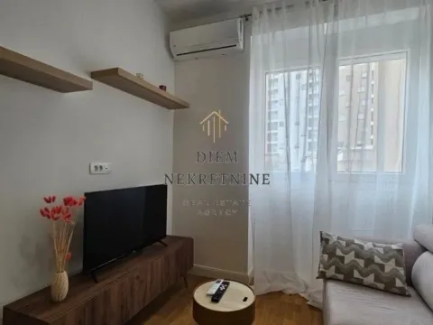Izdavanje, jednosoban stan, 38m², Centar, Bar - image 11