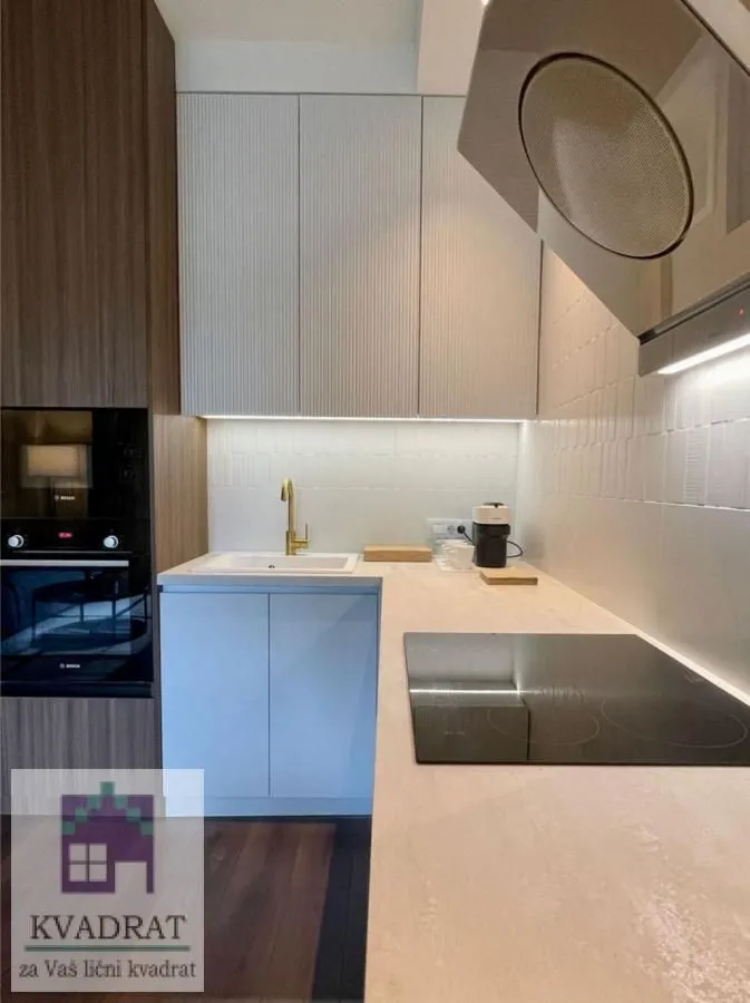 Prodaja, stan, 85m², Centar, Novi Sad