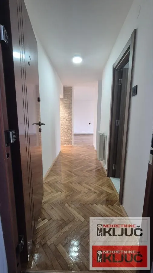 Prodaja, trosoban stan, 58m², Cara Dušana, Novi Sad Sve Podlokacije