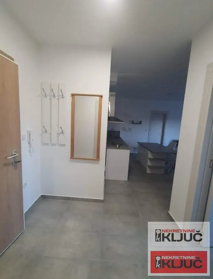 Prodaja, dvosoban stan, 43m², Salajka, Novi Sad Sve Podlokacije