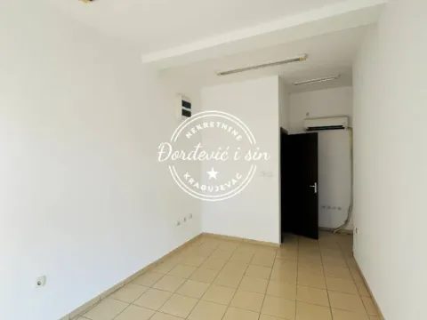 Prodaja, poslovni prostor, 21m², Centar, Kragujevac - image 5