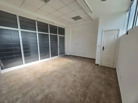 Prodaja, poslovni prostor, 24m², Pobrežje, Podgorica - image 6