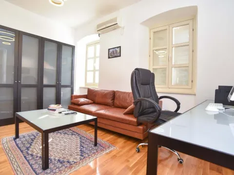 Sale, three bedroom apartment, 86m², Stari Grad, Budva - image 15