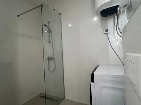 Izdavanje, jednosoban stan, 45m², Stari Aerodrom, Podgorica - image 12