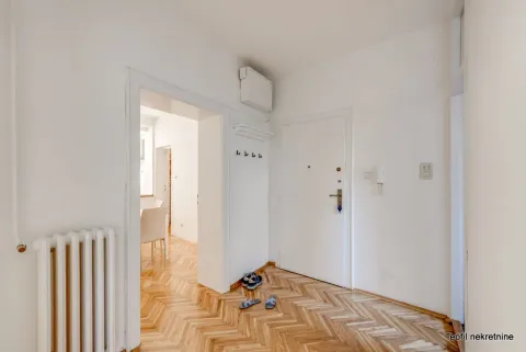 Sale, two bedroom apartment, 65m², Kalenić Pijaca, Vračar Sve Podlokacije - image 18