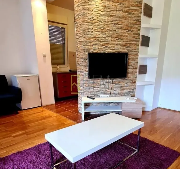 Prodaja, jednosoban stan, 48m², Tološi, Podgorica