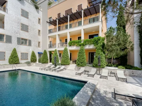 Sale, three bedroom apartment, 223m², Porto Montenegro, Tivat - image 2