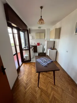 Prodaja, jednosoban stan, 56m², Blok 6, Podgorica - image 9