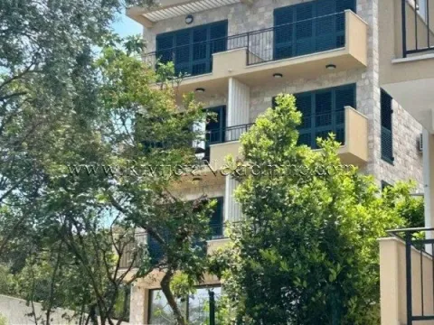 Prodaja, trosoban stan, 96m², Obala Đuraševića, Tivat - image 3