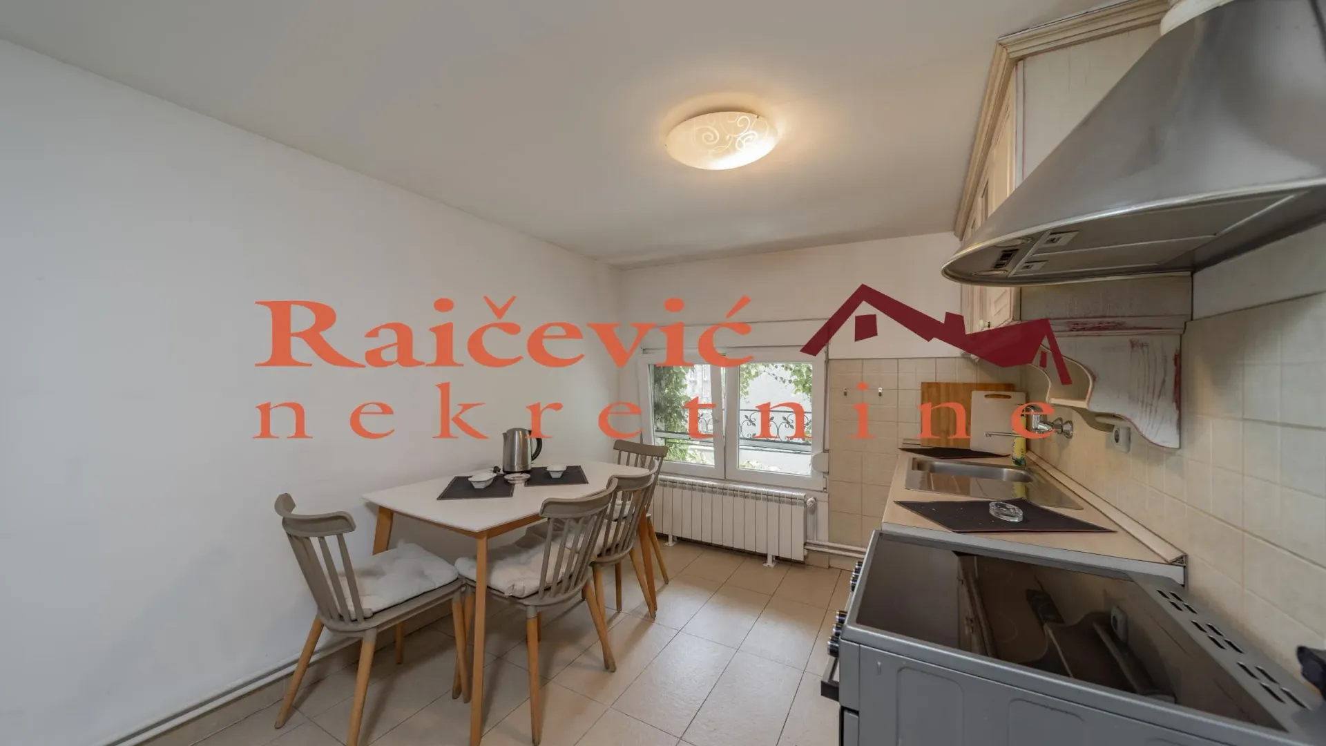 Sale, three bedroom apartment, 82m², Kalenić Pijaca, Vračar Sve Podlokacije