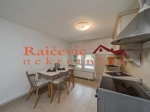 Sale, three bedroom apartment, 82m², Kalenić Pijaca, Vračar Sve Podlokacije - image 8