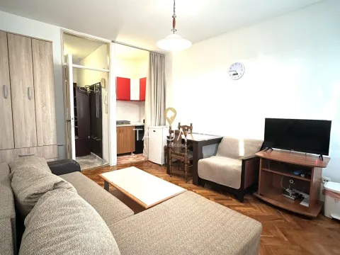 Izdavanje, jednosoban stan, 22m², Preko Morače, Podgorica - image 1