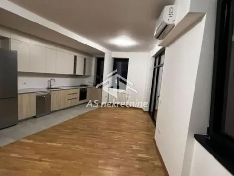 Izdavanje, četvorosoban stan, 117m², Savski Venac, Beograd