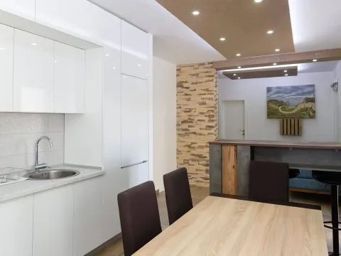 Rent, two bedroom apartment, 77m², Bečići, Budva - image 9