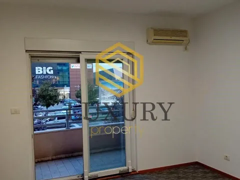 Prodaja, garsonjera, 30m², City Kvart, Podgorica - image 4