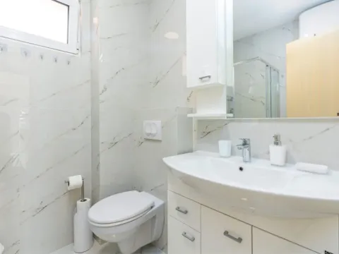 Izdavanje, dvosoban stan, 70m², Donja Lastva, Tivat - image 6