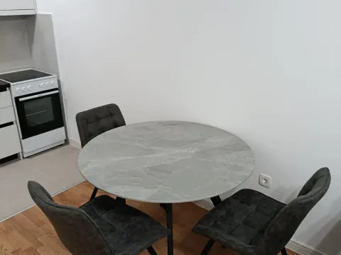 Izdavanje, jednosoban stan, 42m², Stari Aerodrom, Podgorica - image 3