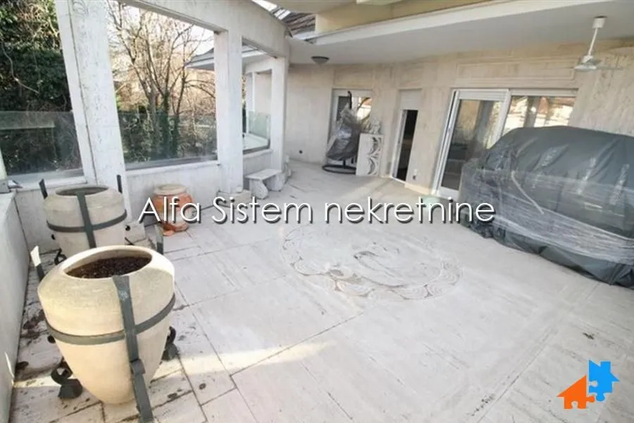 Izdavanje, stan, 220m², Savski Venac, Beograd