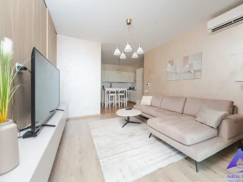 Rent, two bedroom apartment, 74m², Bečići, Budva - image 5