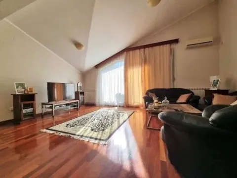 Izdavanje, dvosoban stan, 90m², Gorica C, Podgorica - image 7