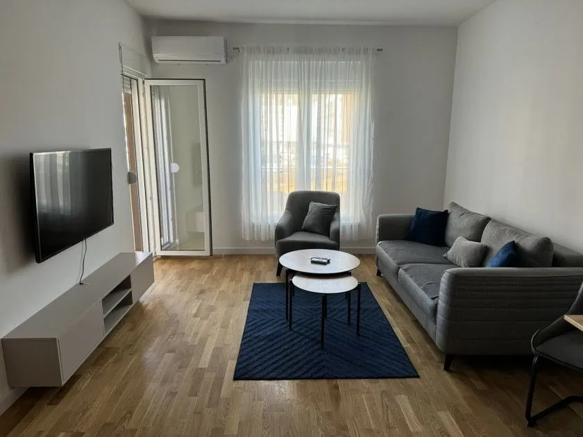 Izdavanje, dvosoban stan, 47m², Zabjelo, Podgorica