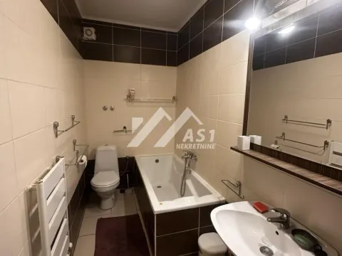 Izdavanje, trosoban stan, 68m², Bulevar Evrope, Novi Sad Sve Podlokacije - image 8