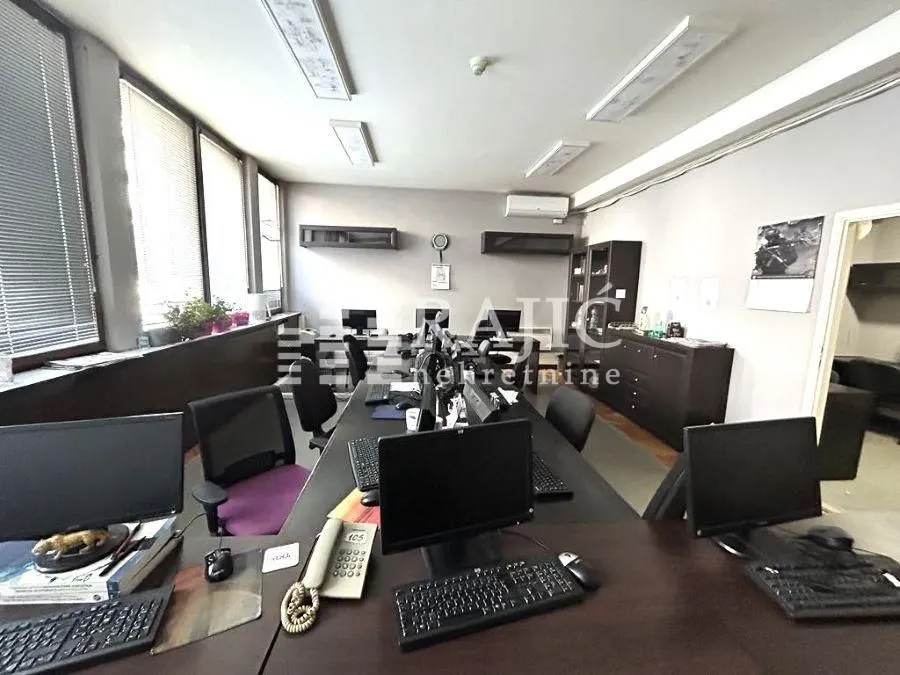 Rent, office space, 165m², Stari Grad, Beograd