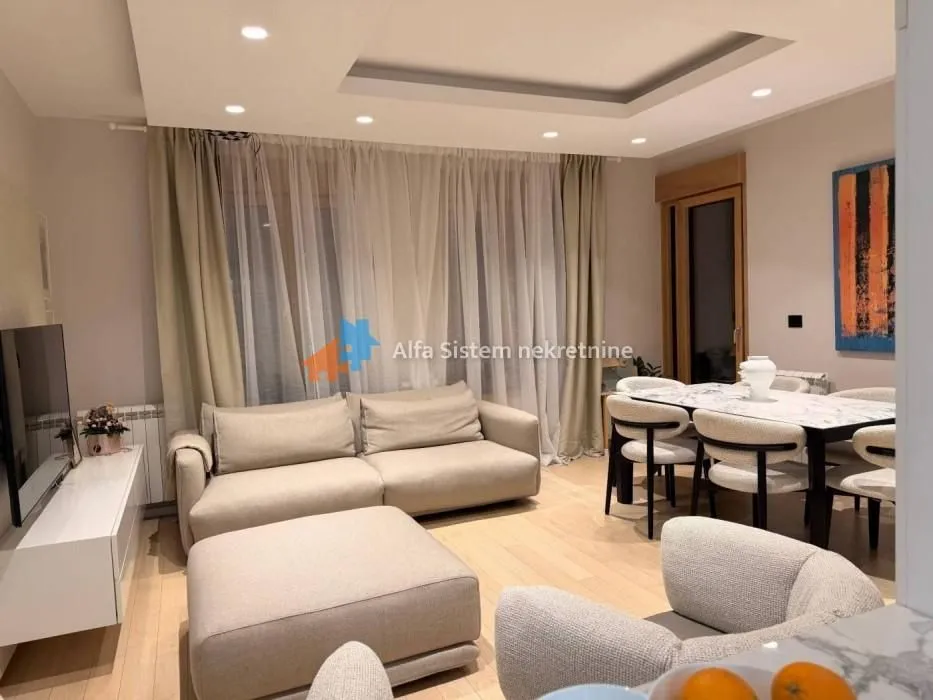Rent, four bedroom apartment, 103m², Stari Grad, Beograd