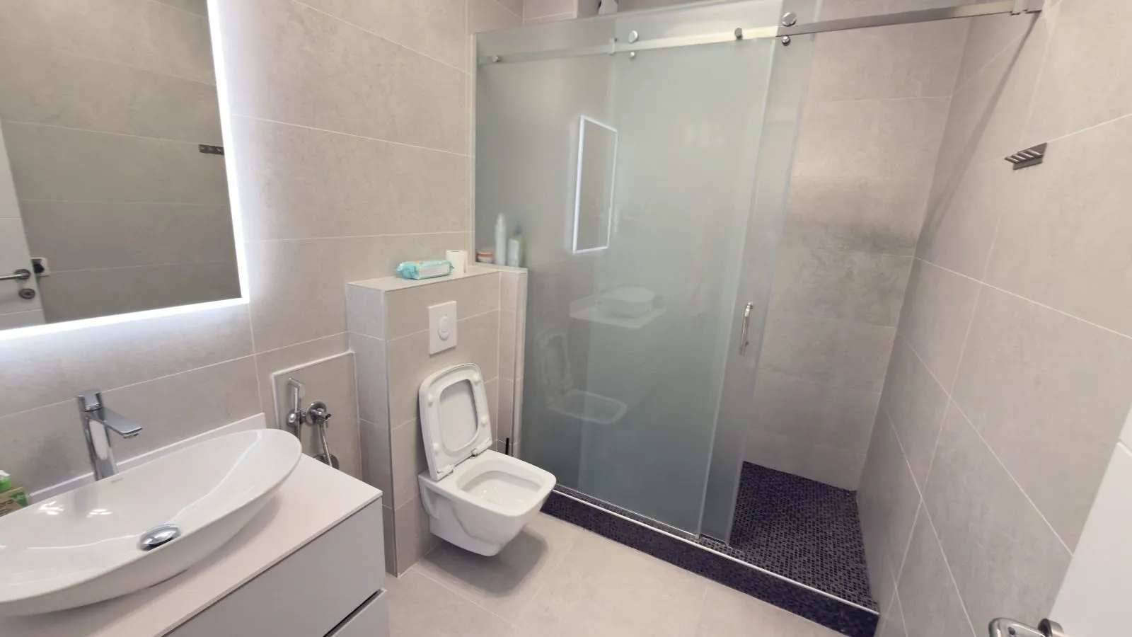 Sale, three bedroom apartment, 184m², Bečići, Budva