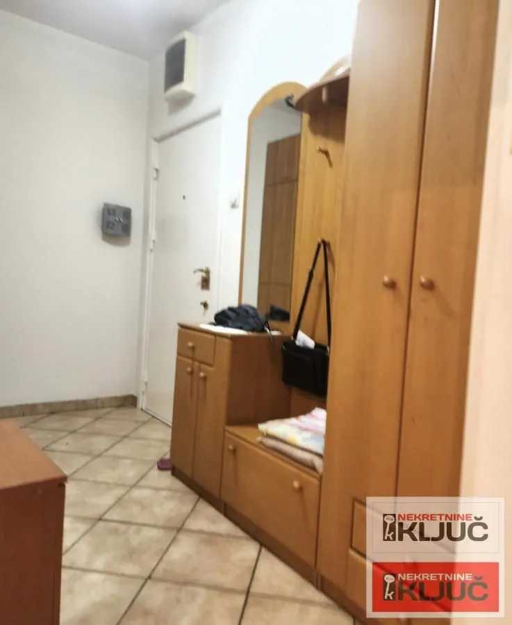 Izdavanje, dvosoban stan, 54m², Grbavica, Novi Sad Sve Podlokacije