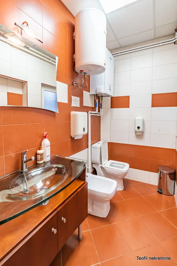 Sale, office space, 104m², Zemun Cara Dušana, Zemun Sve Podlokacije
