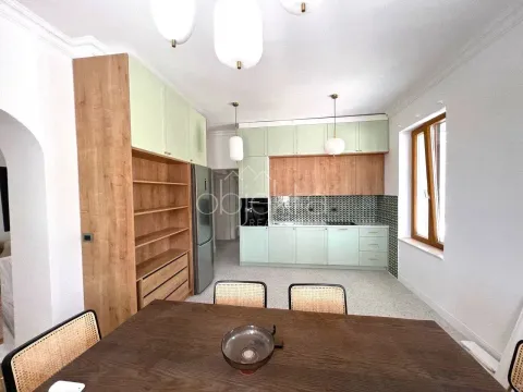 Rent, three bedroom apartment, 96m², Tivat, Crna Gora - image 4