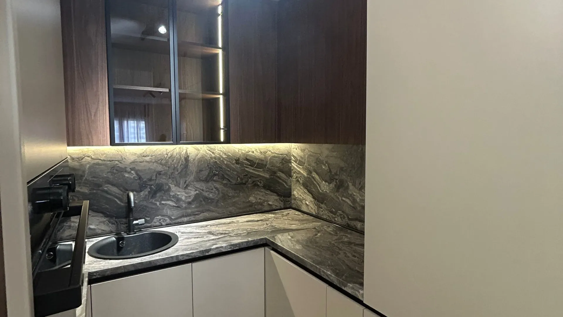 Izdavanje, jednosoban stan, 51m², Tološi, Podgorica