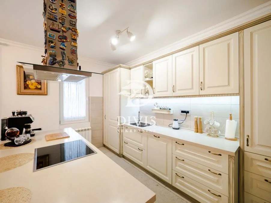 Sale, apartment, 500m², Voždovac Sve Podlokacije, Beograd