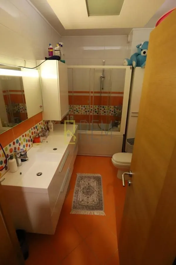 Prodaja, četvorosoban stan, 136m², Centar, Podgorica