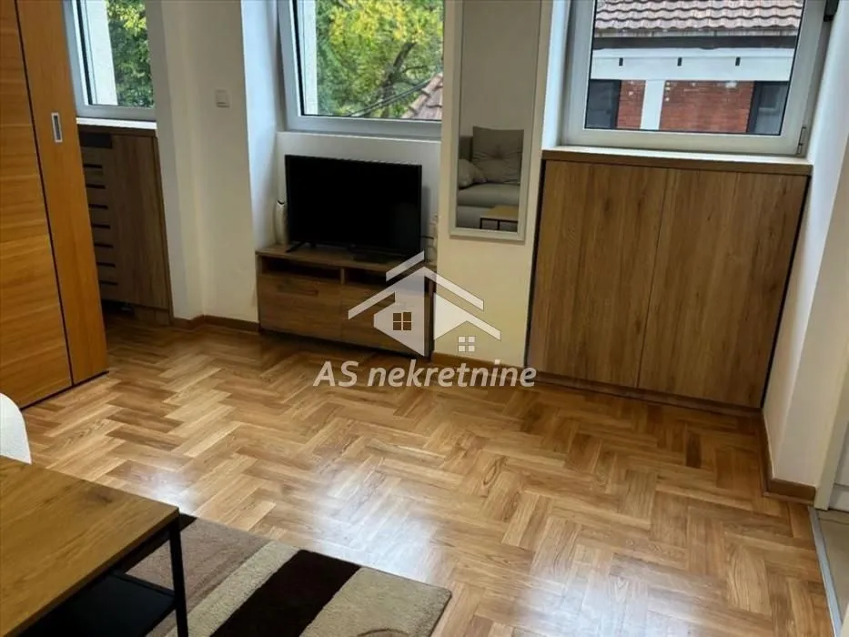 Rent, two bedroom apartment, 40m², Stari Grad, Beograd